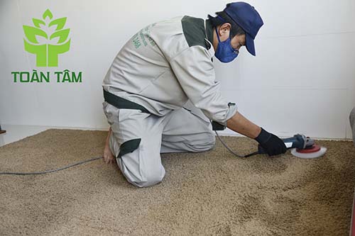 Sử dụng dịch vụ giặt thảm giúp làm sạch, khử mùi và diệt khuẩn